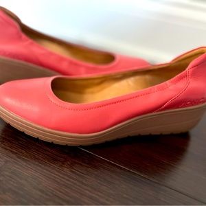 VIONIC JACEY WEDGE in Blush/Pink. SZ 7.5. WORN ONCE